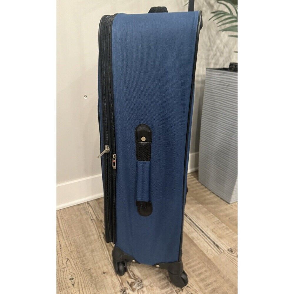 $239 TAG Freehold 28”Softside Spinner Luggage Suitcase DEEP BLUE travel bag - Picture 4 of 15